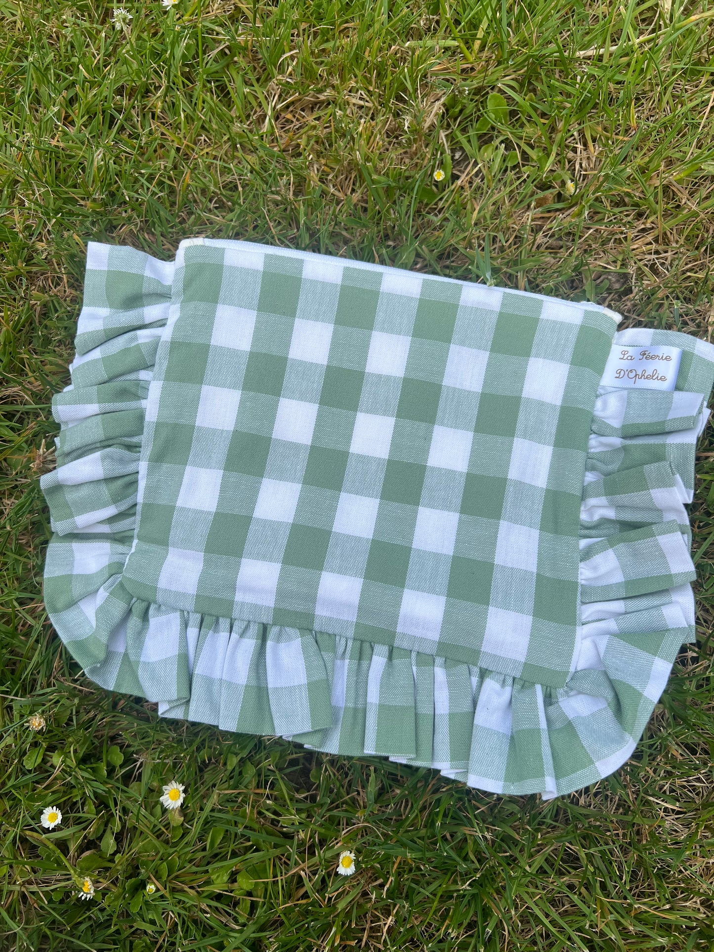 Trousse plate à volant Vichy vert
