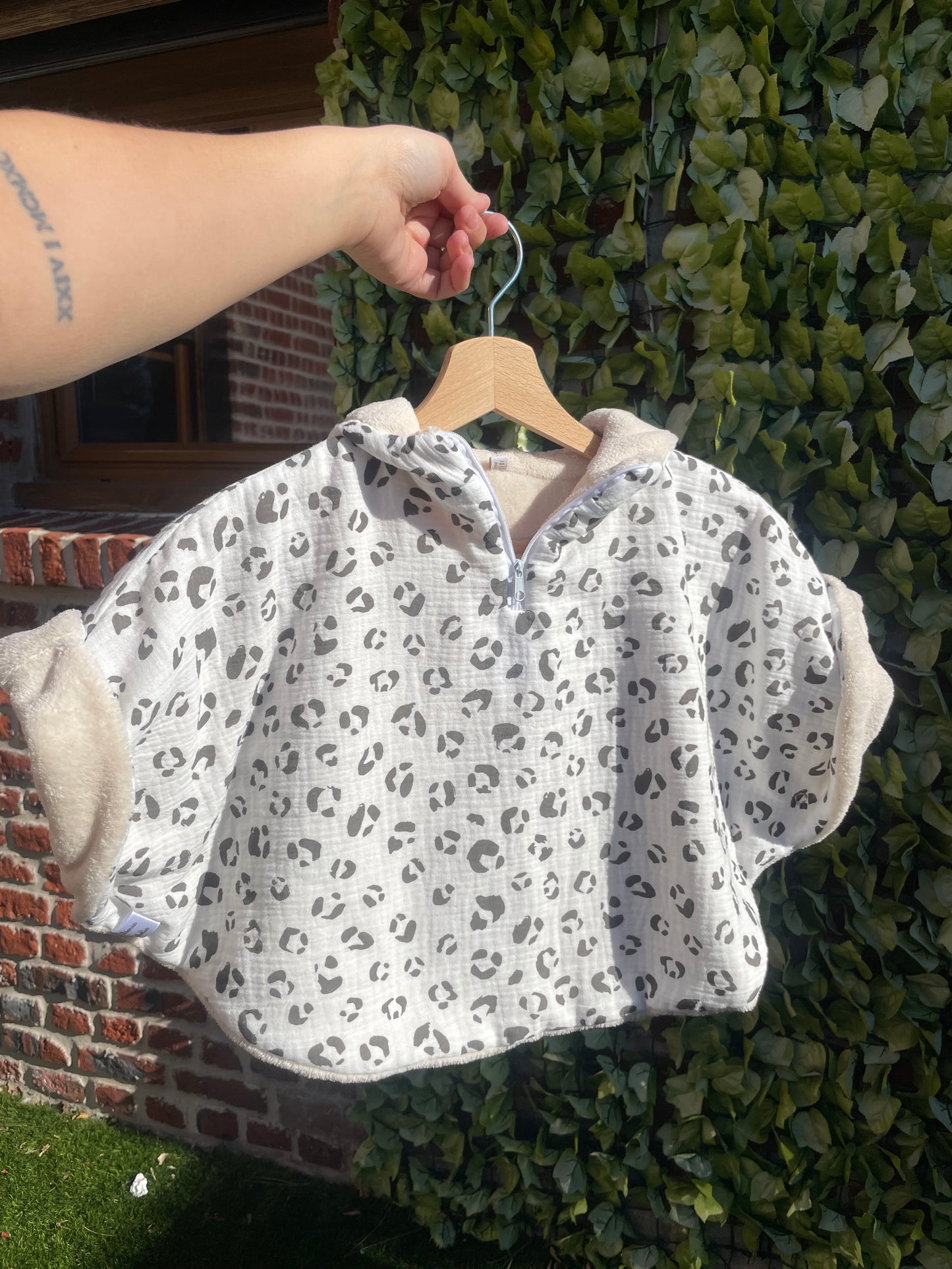Poncho gaze de coton Leopart avec capuche
