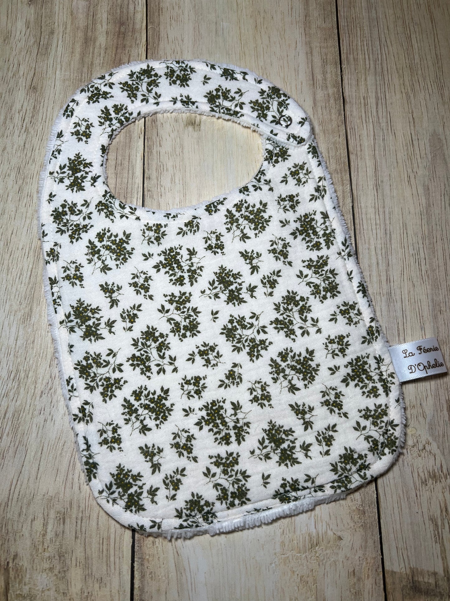 Bavoir feuillage vert