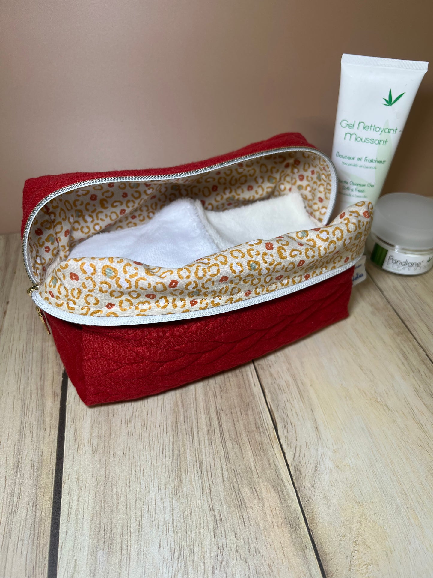 Trousse de toilette tressée rouge