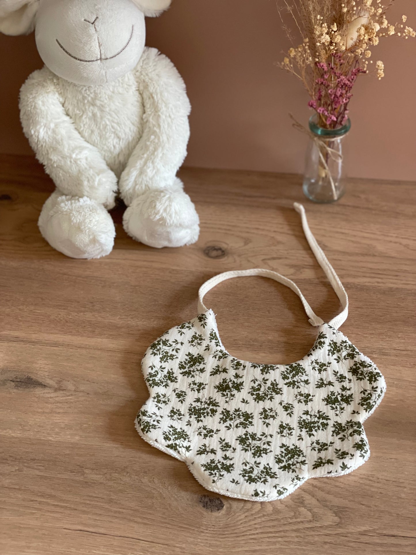 Bavoir forme fleur Léon