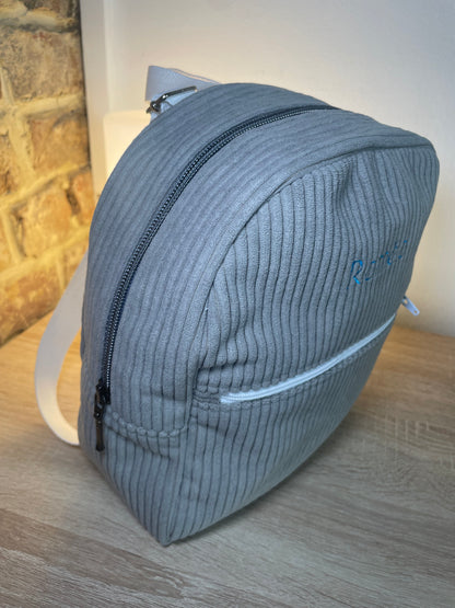 Sac à dos zippé gris raton laveur